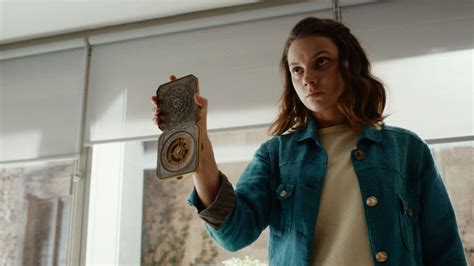 His Dark Materials Season 2 Trailer Teases The Lyra & Will Team Up | Den of Geek