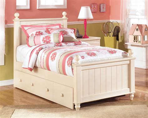 Cottage Retreat Twin Poster Bed With Twin Trundle from Ashley | Coleman Furniture