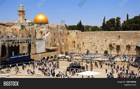 Western Wall Jerusalem Image & Photo (Free Trial) | Bigstock