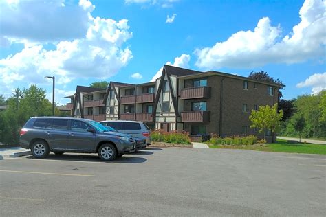 Westmont Village Apartments - Westmont, IL 60559