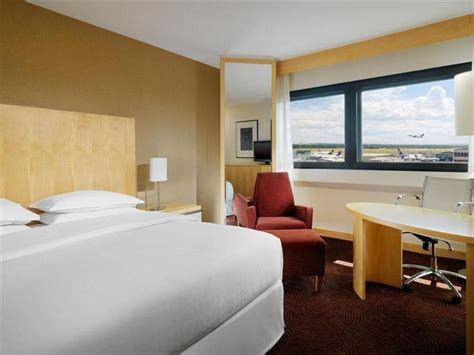 Sheraton Frankfurt Airport Hotel and Conference Center in Frankfurt am Main - Room Deals, Photos ...