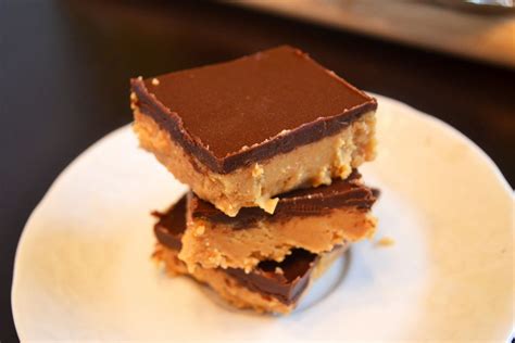 Just Putzing Around the Kitchen: Peanut Butter Cup Bars