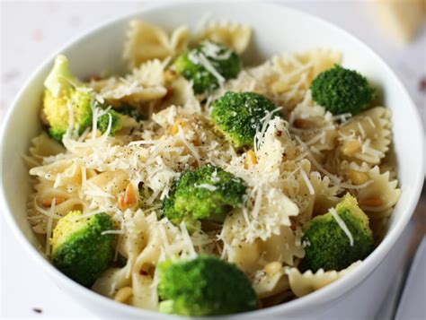 Broccoli And Bow Tie Pasta Salad - Broccoli Walls