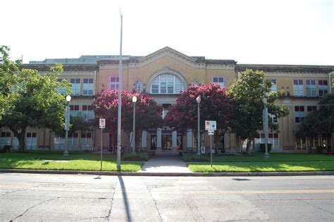 Photo: Austin High School – Rio Grande Campus