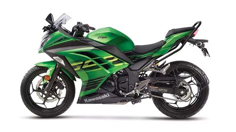 2023 Kawasaki Ninja 300 Trundles Along In The Indian Market