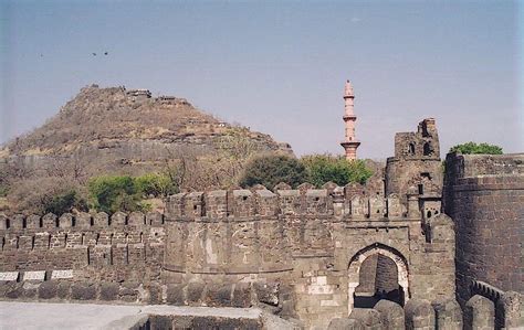 DAULATABAD FORT - AURANGABAD Reviews, Information, Tourist Destinations, Tourists Attractions, India