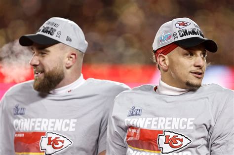 Patrick Mahomes and Travis Kelce Are the Only 2 Offensive Starters From ...