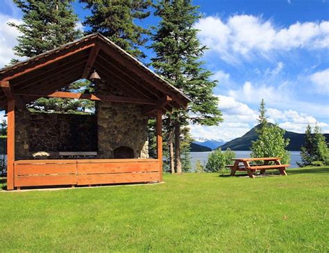 Camping at Bowron Lake - RV Sites, Becker's Lodge, Bowron Lake, BC