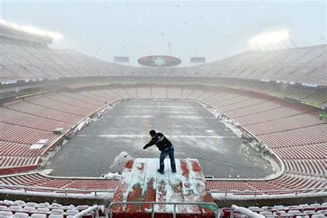 Chiefs vs. Dolphins playoff game weather forecast: How cold is game in ...