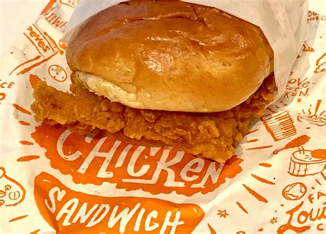 Restaurant Review: Popeyes Louisiana Kitchen Fried Chicken Sandwich ...