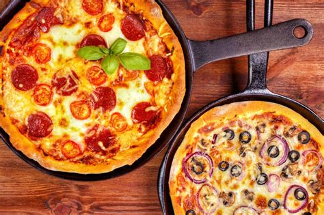 Cast Iron vs Pizza Stone: Main Differences, Pros, and Cons