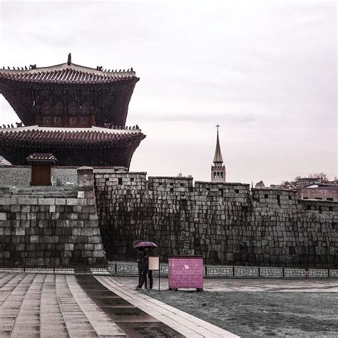 Dongdaemun Gate | Paris skyline, Skyline, Beautiful places