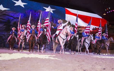 Branson Dixie Stampede Christmas show is absolutely our favorite show ...