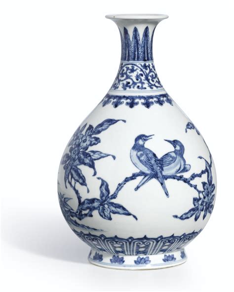 A RARE MING-STYLE BLUE AND WHITE 'BIRD AND FLOWER' VASE, YUHUCHUNPING MARK AND PERIOD OF ...