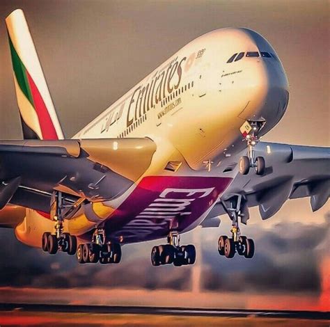 Emirates A-380 at Melbourne airport | Boeing aircraft, Commercial ...