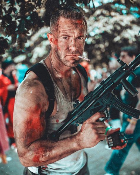 John McClane Costume Ideas: DIY Die Hard Cosplay