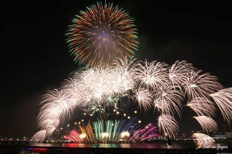 Osaka Fireworks : Yodogawa Hanabi 淀川花火大会 - Fait Au Japon