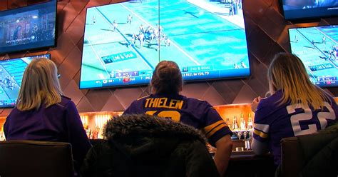 Vikings Fans Remain Optimistic Despite Loss At Carolina - CBS Minnesota