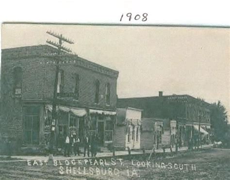 Pearl Street in Shellsburg Iowa | Vinton, Iowa, Benton county