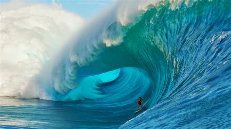 The Scariest (And Biggest) Surf Spots - SurfSista