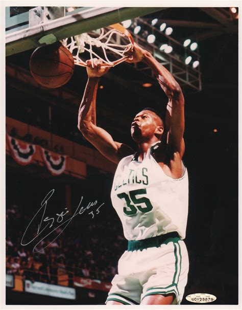 Lot Detail - Reggie Lewis Rare Signed 8" x 10" Photo (Upper Deck)