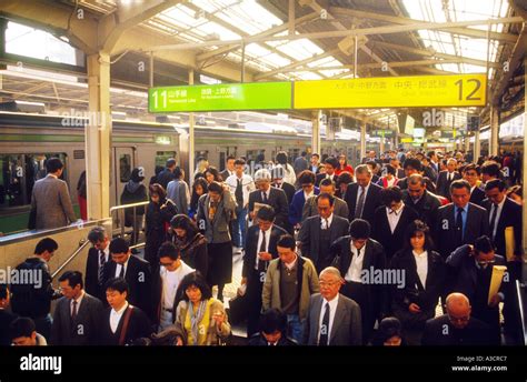 Asia Japan Tokyo Shinjuku station rush hour crowded crowds commuters Stock Photo: 3508166 - Alamy