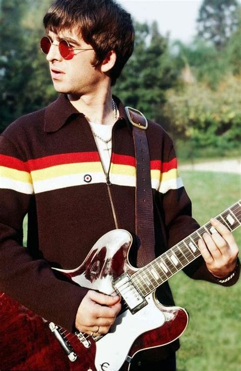 Noel Gallagher | Noel gallagher, Britpop, Look back in anger