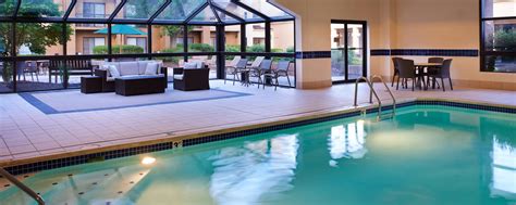 Columbus, Ohio Hotels with Indoor Pool | Courtyard Columbus Worthington