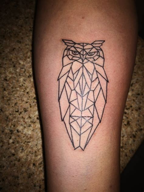 Geometric Owl Tattoo | Geometric owl tattoo, Geometric owl, Geometric tattoo