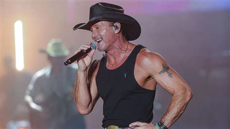 10 Best Tim McGraw Songs of All Time - Singersroom.com