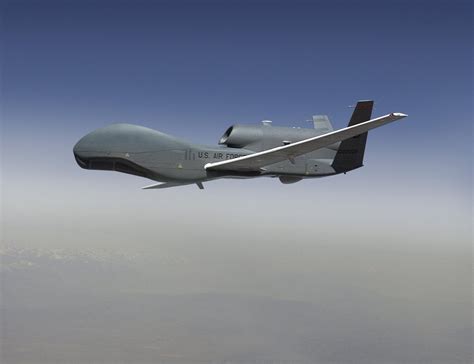 US Air Force RQ-4A Global Hawk UAV 12-2050 FORTE10 50,000 feet over ...