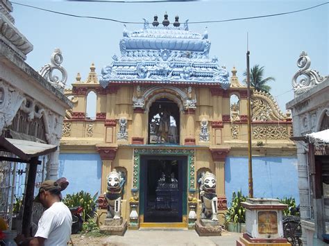 Satyanarayana Swamy Temple 1 | Very near the crowded, bustli… | Flickr