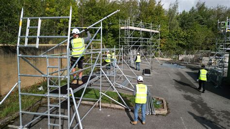 Choose a safe access tower in 5 steps - Safe Working At Height Week