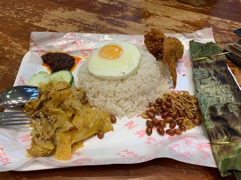 Punggol Nasi Lemak: Why Punggol Nasi Lemak is so popular!