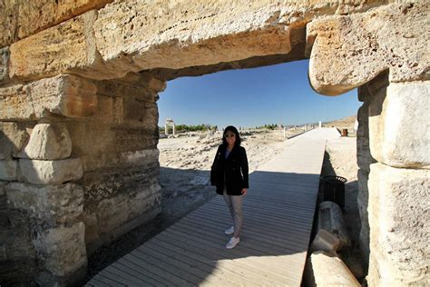 Hierapolis, Cleopatra’s Pool, and the Calcium Travertines of Pamukkale, Turkey | Will Fly for Food