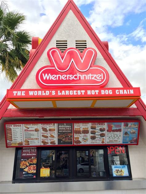 Wienerschnitzel | 608, 82 CA-111, Indio, CA 92201, USA