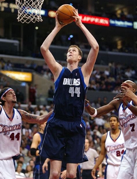 Former NBA player Shawn Bradley paralyzed in bicycle accident in ...