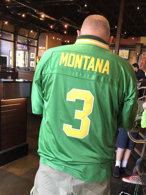 Cool Joe Montana Notre Dame jersey! : r/notredame