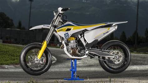 Husqvarna Makes Supermoto Comeback with the 2015 FS 450 - autoevolution