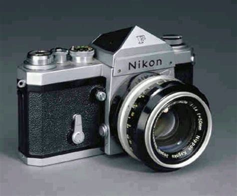 Old School | Camera nikon, Classic camera, Retro camera