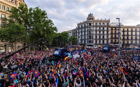 The best photos from the league champions' parade