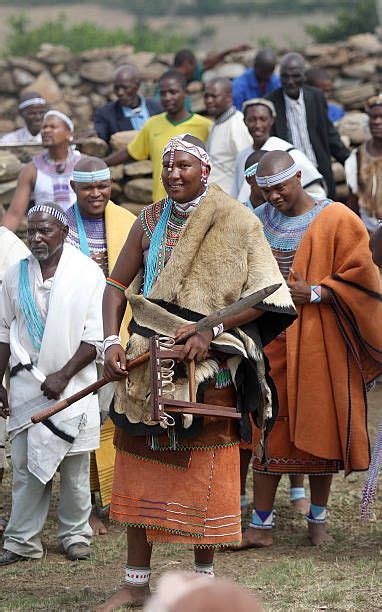 Mandla Mandela during his wedding to French bride Anais Grimaud at... | African traditional ...