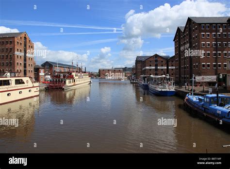 Gloucester quays hi-res stock photography and images - Alamy