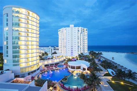 Krystal Grand Cancun – Jetset Vacations