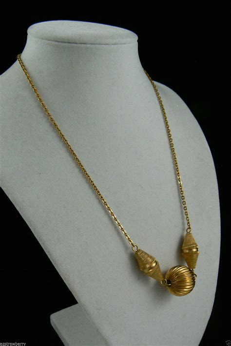 VINTAGE GOLD TONE METAL BALL PENDANT CHAIN NECKLACE 18"L - Necklaces & Pendants