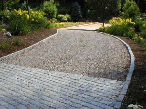 US Aggregates | 10 Gravel Driveway Maintenance Tips | US AGG