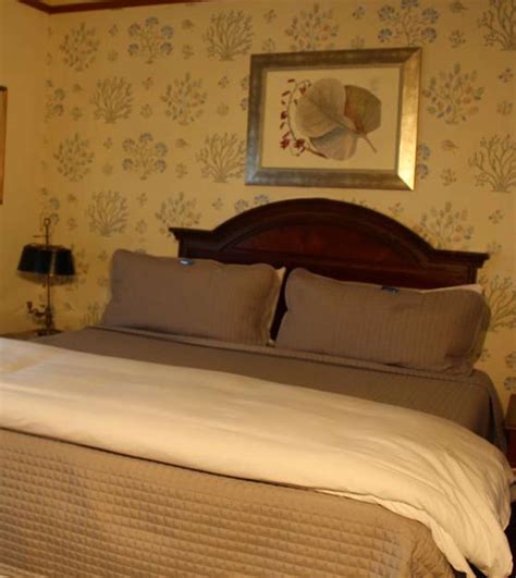 Affordable Hotel Guest Rooms in Pacific Grove, CA | Pacific Grove Inn