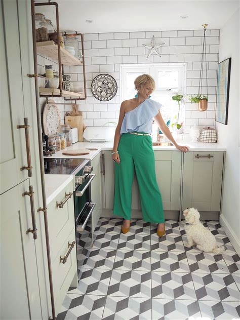 5 Cool Design Tips For Small Kitchens | Maxine Brady | Interior Stylist, Props Stylist, Art ...