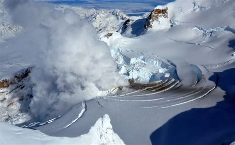 Alaska's Mount Redoubt - Photos - The Big Picture - Boston.com