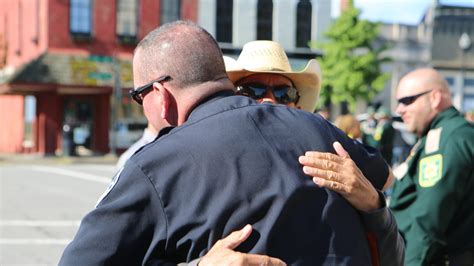 Robertson County honors fallen officers